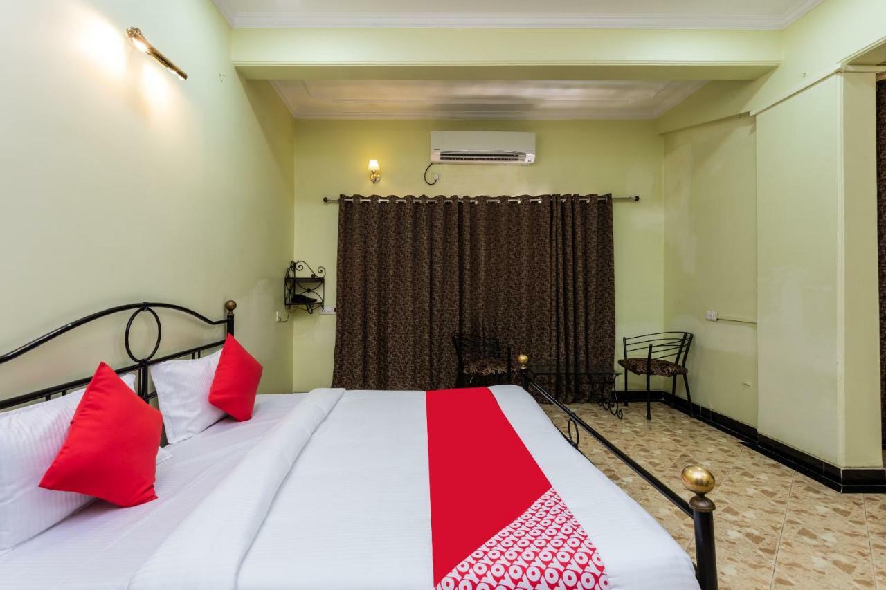 Oyo 38142 Girdhar Mahal Hotel Indore Eksteriør billede