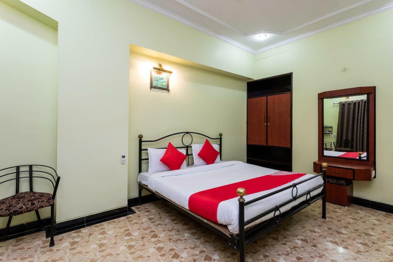 Oyo 38142 Girdhar Mahal Hotel Indore Eksteriør billede