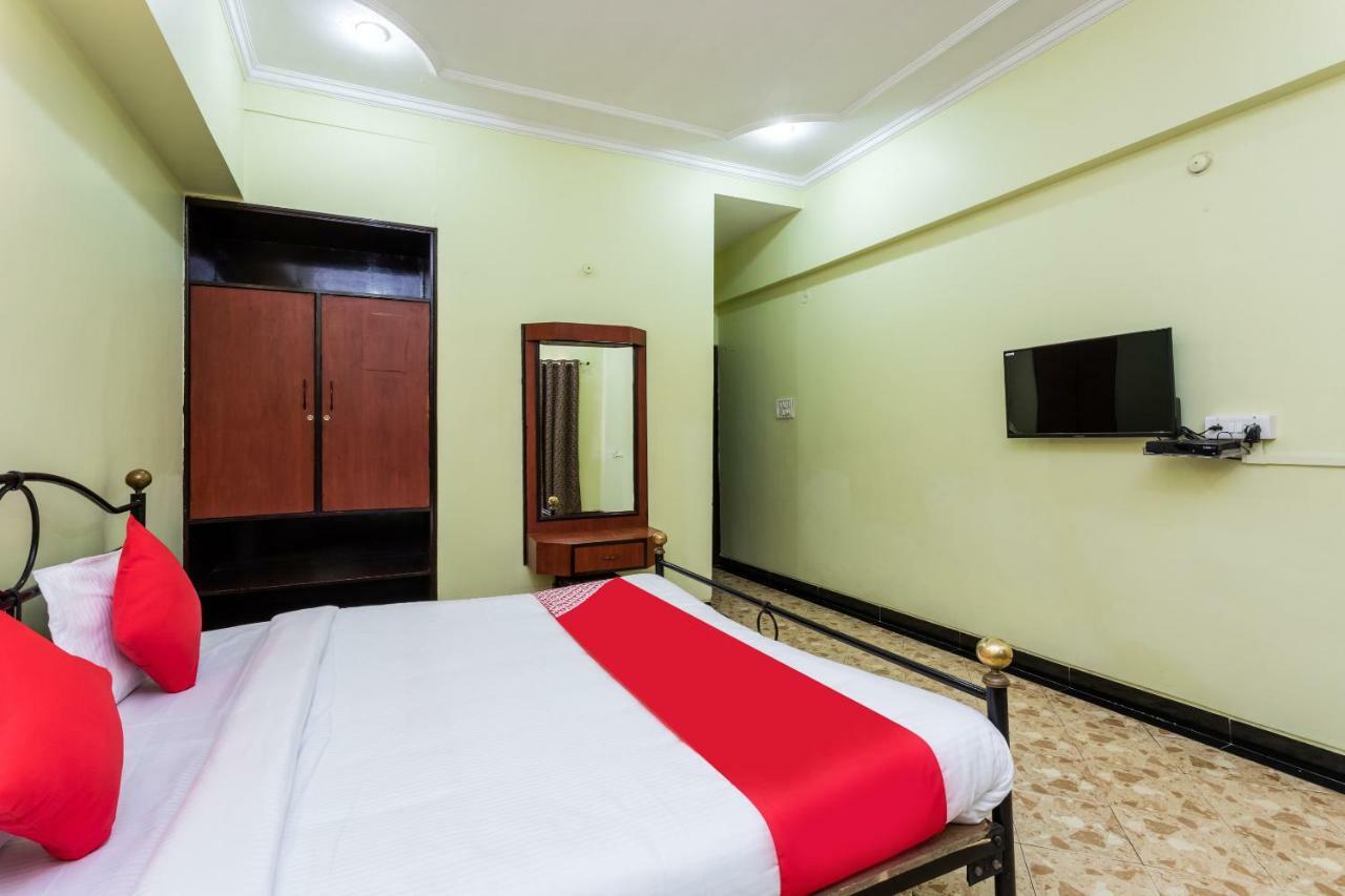 Oyo 38142 Girdhar Mahal Hotel Indore Eksteriør billede