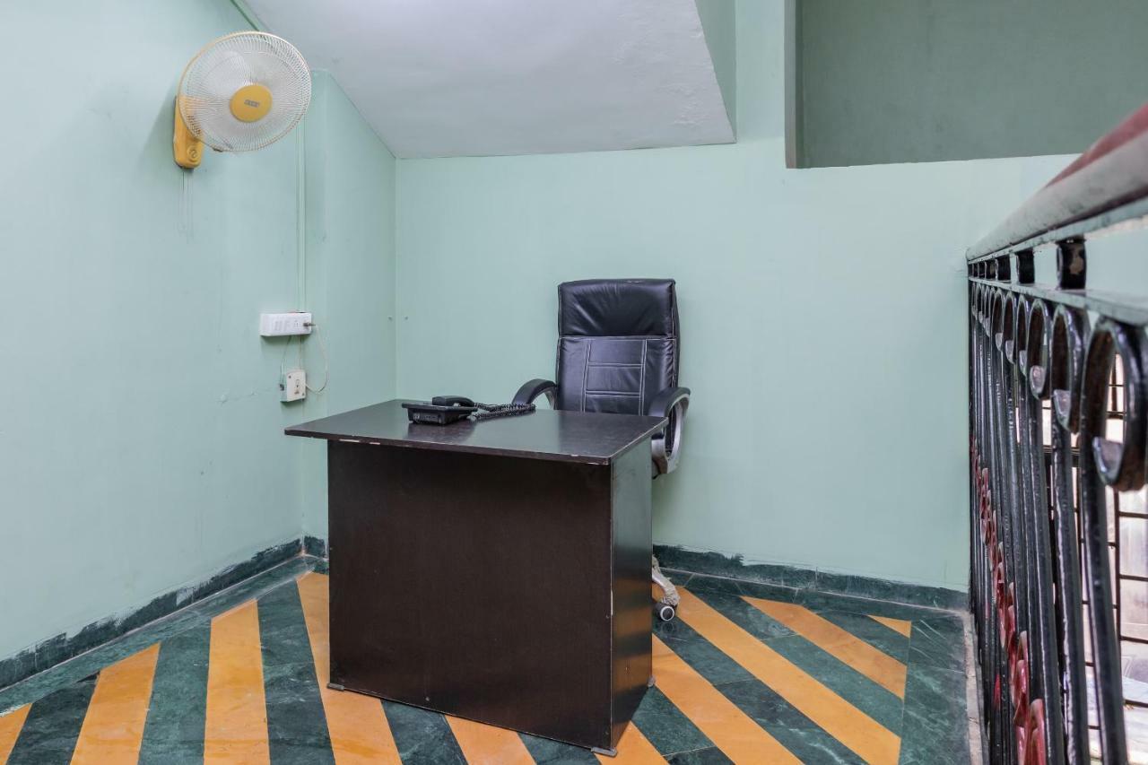 Oyo 38142 Girdhar Mahal Hotel Indore Eksteriør billede