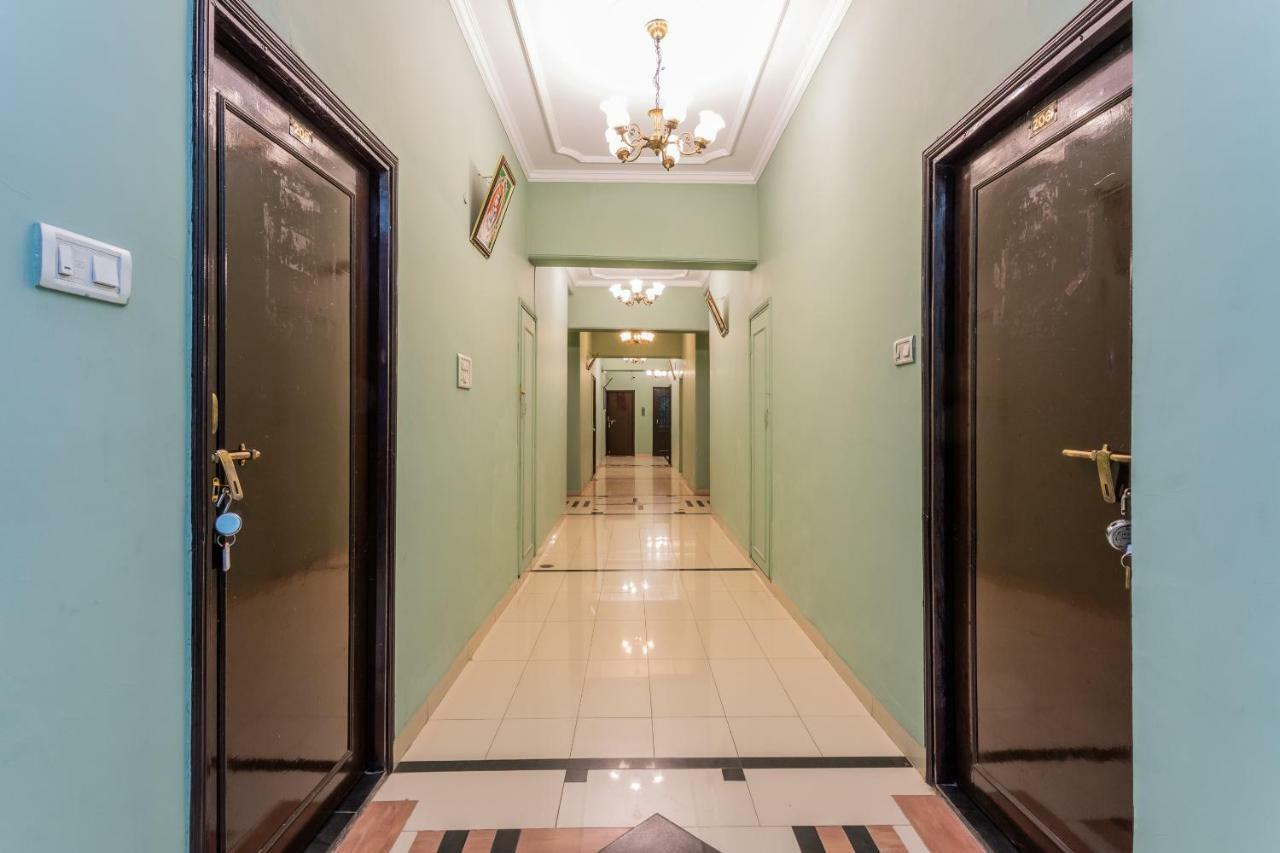 Oyo 38142 Girdhar Mahal Hotel Indore Eksteriør billede