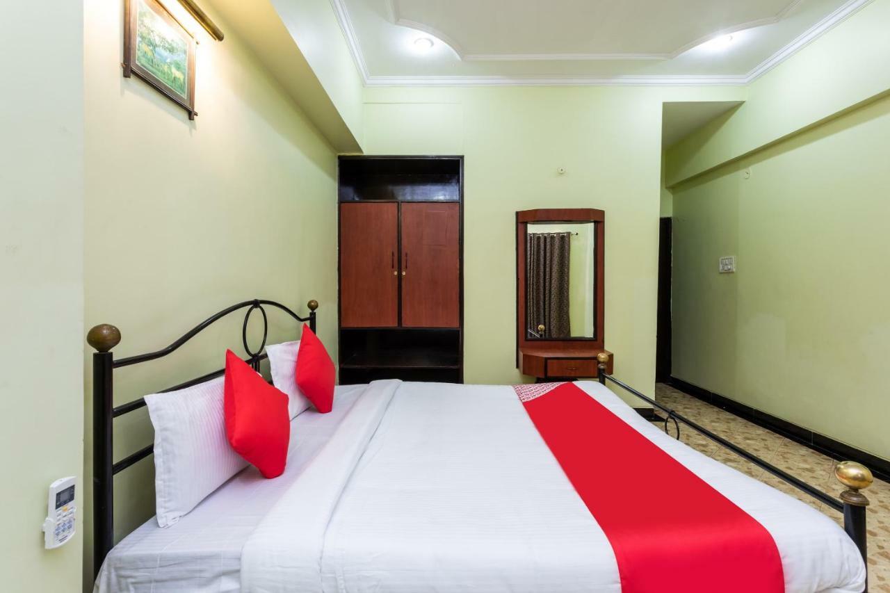 Oyo 38142 Girdhar Mahal Hotel Indore Eksteriør billede